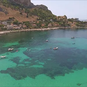  Casa vacanze Palermo Mare Holidays